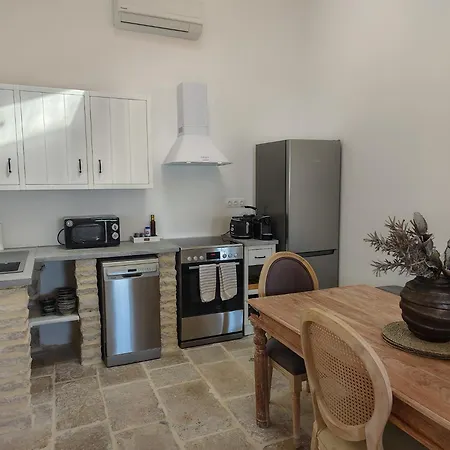 וילה Thomas's House *